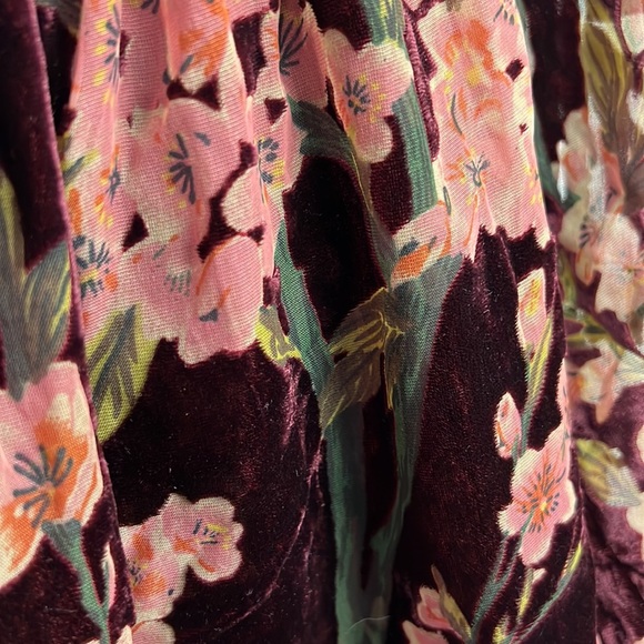 Francesca’s Off The Shoulder Velvet Bodice Blouse - Picture 2 of 7